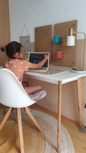 Holz-Laptop mit Magnet-Tafel | small foot