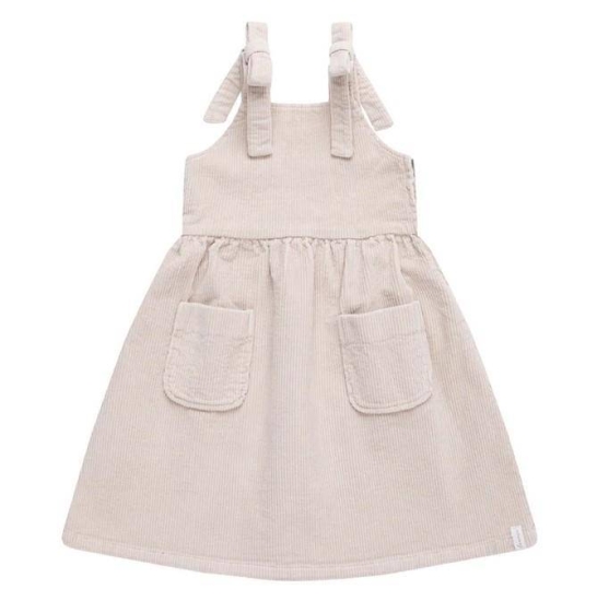 Kleid mit Latz und aufgesetzten Taschen beige, 98/104 | leevje