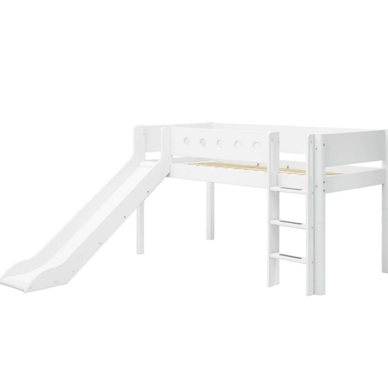 Halbhohes Bett mit senkrechter Leiter und Rutsche, weiß | Flexa